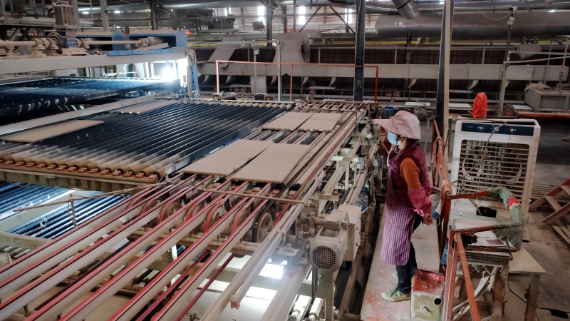 Comment contrôler la qualité des carreaux de porcelaine extérieurs ? Révéler le processus de contrôle qualité standardisé de Beata Ceramics