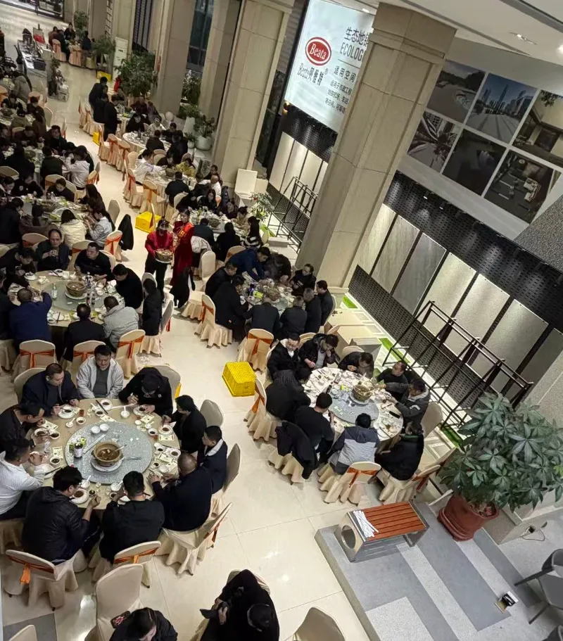 Le banquet de fin d'année de Beata Ceramics est un succès | Les revenus dépassent les 400 millions de RMB pour la nouvelle année et de nouveaux produits seront présentés au salon international de la pierre de Xiamen